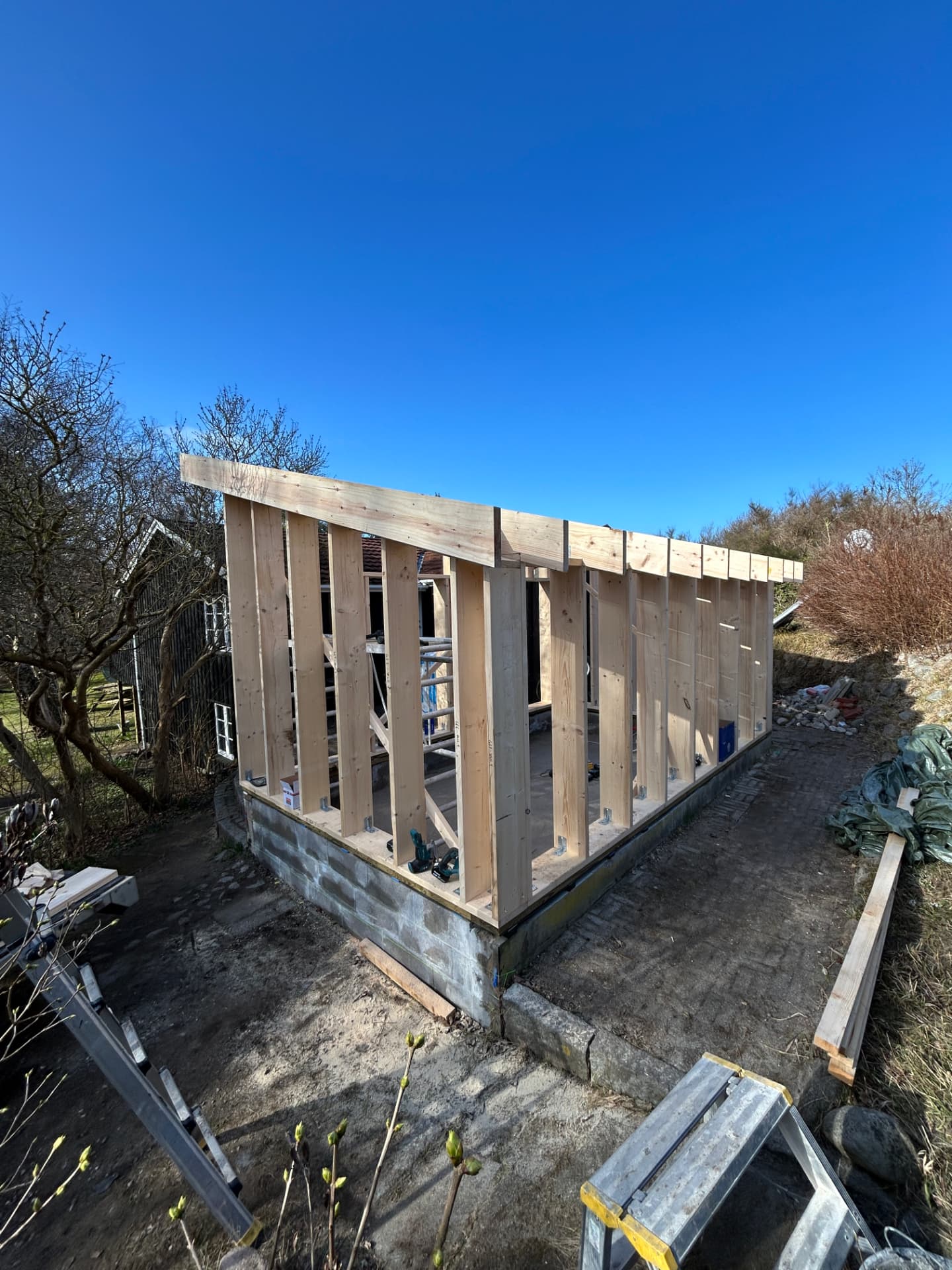 Annexe under construction with an erected GoFrame™ timber frame